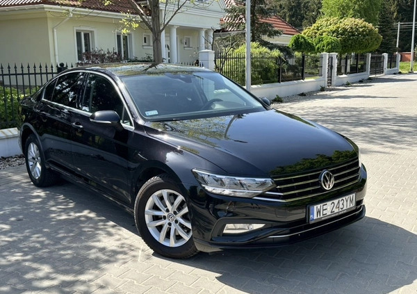 Volkswagen Passat cena 74899 przebieg: 168000, rok produkcji 2020 z Opatów małe 667